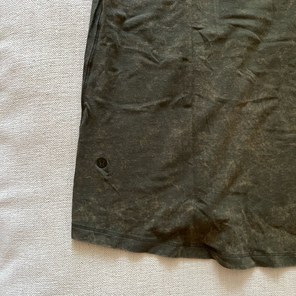Lululemon Dark Green Short Sleeve Shirt - Picture 2 of 6